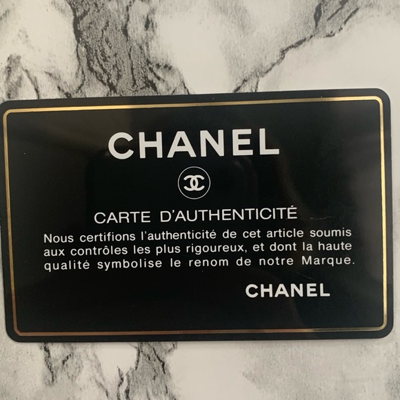 Chanel
 Clutch or Crossbody with Chain Quilted Leather Medium - Picture 5 of 6